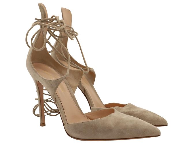 Gianvito Rossi Ankle Wrap Pumps aus beigem Wildleder - Ansicht 3