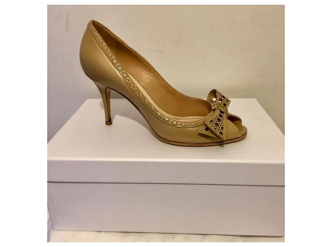 Zapato de salón Peep Toe Clair Cannage beige de Dior - vista 2