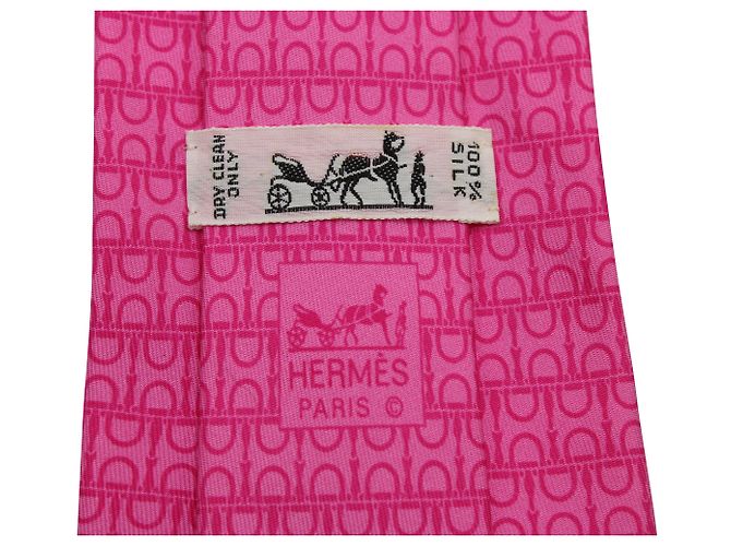 Hermès Cravatta Hermes Fantasia Geometrica in Seta Rosa - vista 3