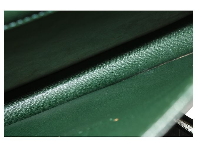 Louis Vuitton Sac Porte-documents Robusto en Cuir Épi Vert Foncé - vue 10