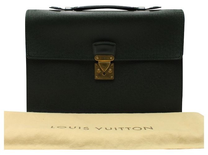 Louis Vuitton Sac Porte-documents Robusto en Cuir Épi Vert Foncé - vue 9