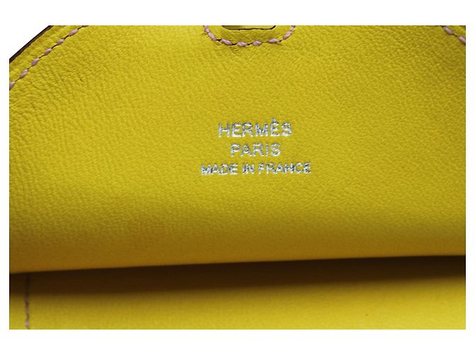 Capa para celular Hermès In-the-Loop To Go GM Verso em couro de cabra amarelo - vista 4