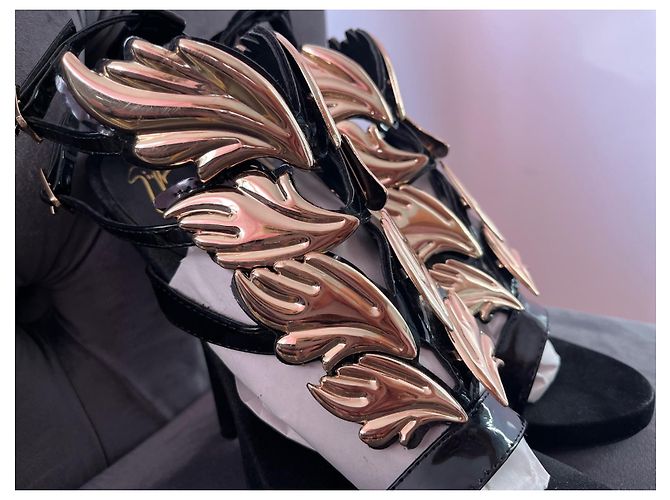 Sandali Giuseppe Zanotti in scamosciato nero - vista 9