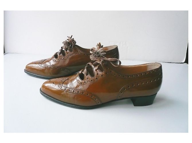 Hermès HERMES Derby in vernice caramello T37 IT - vista 2
