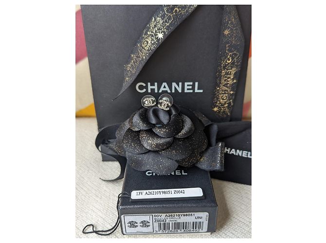 Chanel CC A13V Classic Kristall-Silber-Hardware-Logo-Ohrringe Box-Tag - Ansicht 10