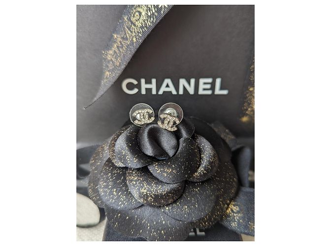 Chanel CC A13V Classic Kristall-Silber-Hardware-Logo-Ohrringe Box-Tag - Ansicht 12