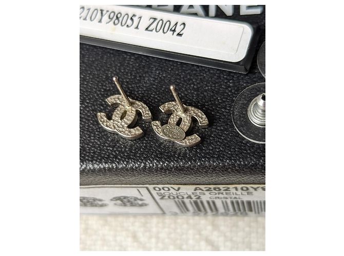 Chanel CC A13V Classic Kristall-Silber-Hardware-Logo-Ohrringe Box-Tag - Ansicht 3