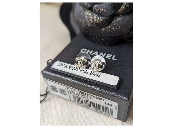 Chanel CC A13V Classic Kristall-Silber-Hardware-Logo-Ohrringe Box-Tag - Ansicht 7