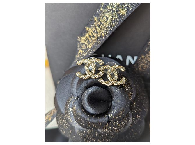 Chanel CC 13P Orecchini con logo in cristallo intrecciato scatola hardware color oro D'oro - vista 10