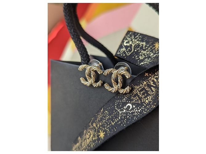 Chanel CC 13P Orecchini con logo in cristallo intrecciato scatola hardware color oro D'oro - vista 6