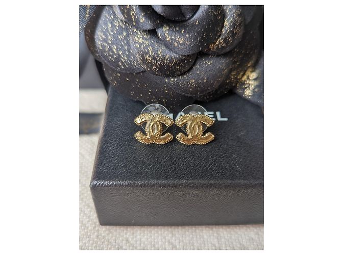 Chanel CC 12A orecchini GHW tono oro orecchini a bottone con scatola D'oro - vista 6