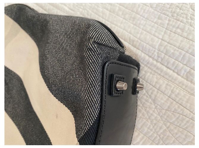 Borsa a mano Burberry nera in tela e pelle Nero - vista 4