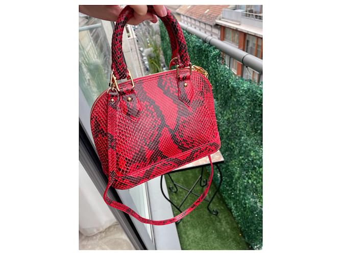 Louis Vuitton Alma BB Python Rot Handtasche - Ansicht 2