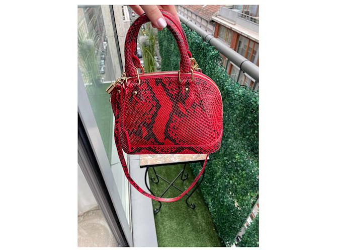 Louis Vuitton Alma BB Python Rot Handtasche - Ansicht 3