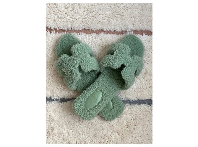 Sandali Oran Hermès in shearling verde acqua 39 - vista 2