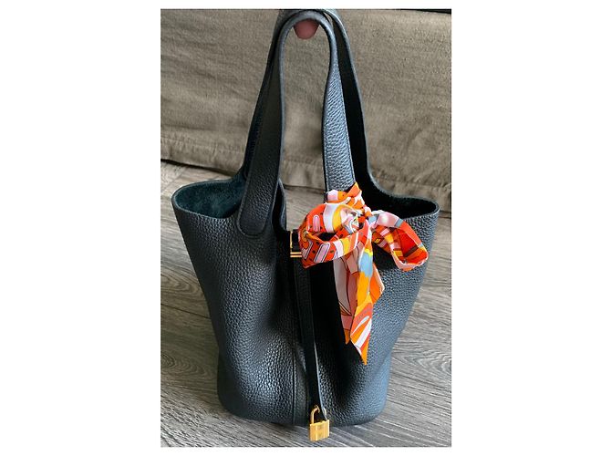 Borsa Hermès Picotin 22 in pelle Clemence nera Nero - vista 2