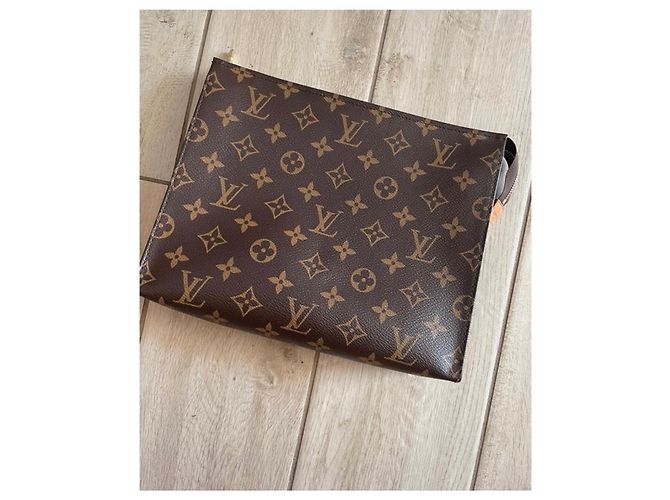 Louis Vuitton Inodoro Ttt te ousse 26 Castaño - vista 6