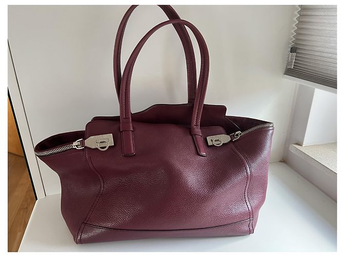 Salvatore Ferragamo Bolso grande Salvatore Ferragomo Burdeos - vista 2