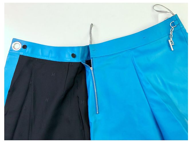 Shorts Hermès con detalle cadena de ancla en piel azul - vista 2