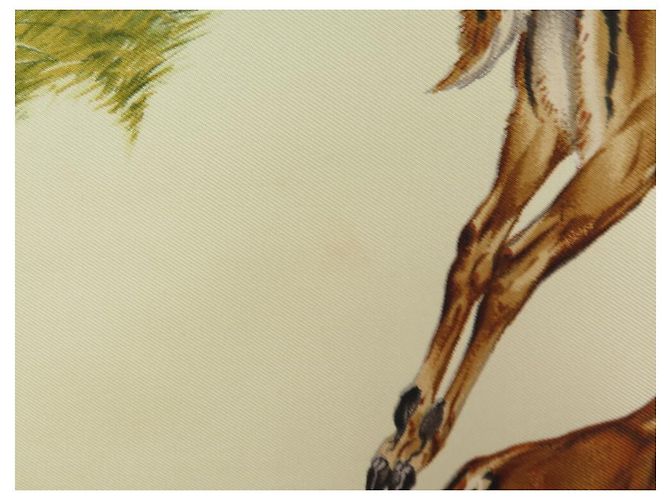 Hermès SCIARPA HERMES KENYA ROBERT DALLET IN SETA QUADRATA NERA 90 SCIARPA IN SETA NERA Rosso - vista 7