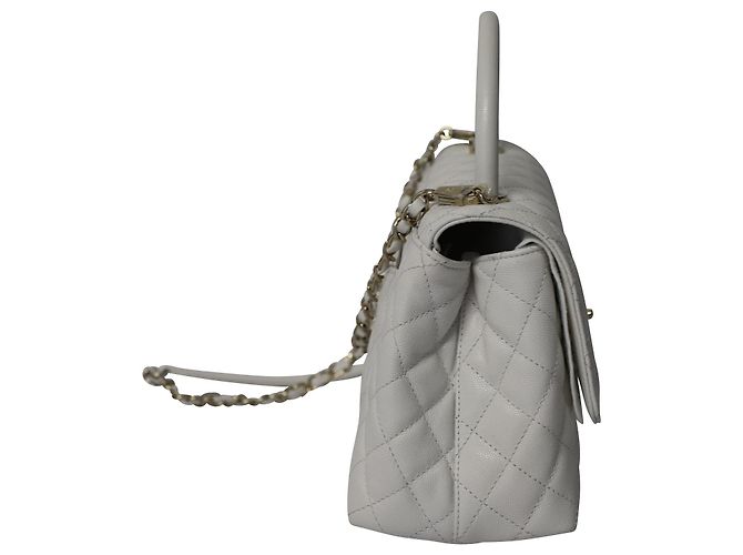Bolsa Chanel Diamond acolchoada com alça superior em couro caviar branco - vista 3