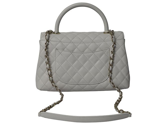 Bolsa Chanel Diamond acolchoada com alça superior em couro caviar branco - vista 4