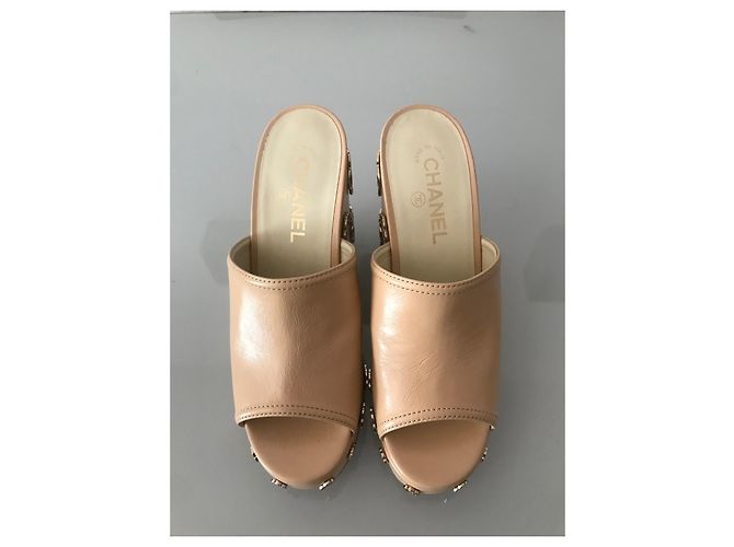 Chanel zuecos Beige - vista 2