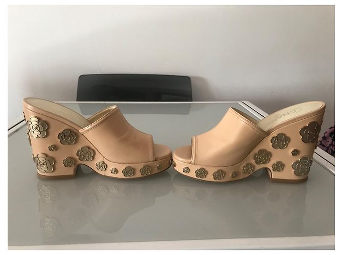 Chanel zuecos Beige - vista 4