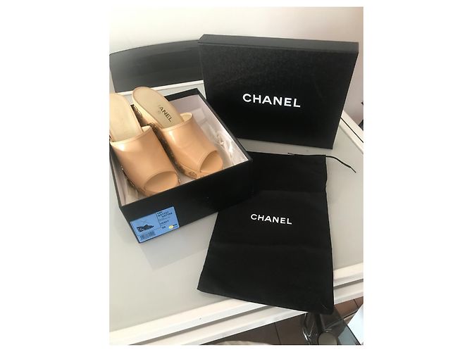 Chanel zuecos Beige - vista 9