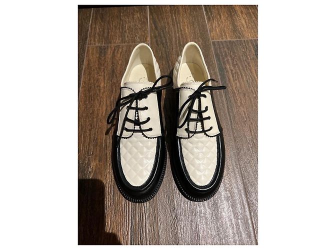 Chanel Schnürschuhe Mehrfarben - Ansicht 2