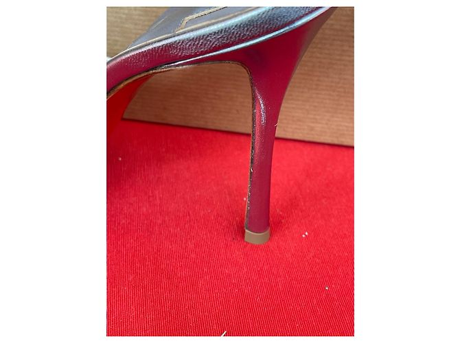 Christian Louboutin Sandali Me Dolly con suola rossa metallizzata color argento - vista 11