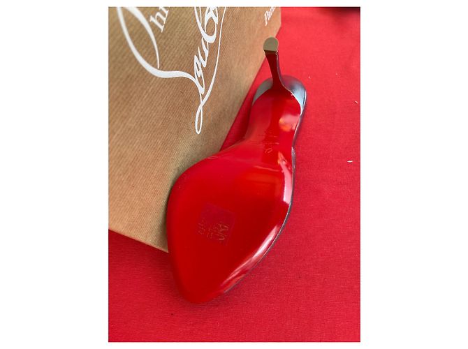 Christian Louboutin Sandali Me Dolly con suola rossa metallizzata color argento - vista 12