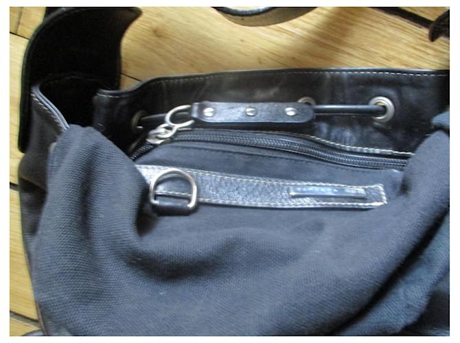 Barbara Bui Borsa a secchiello piccola in pelle nera. Nero - vista 6