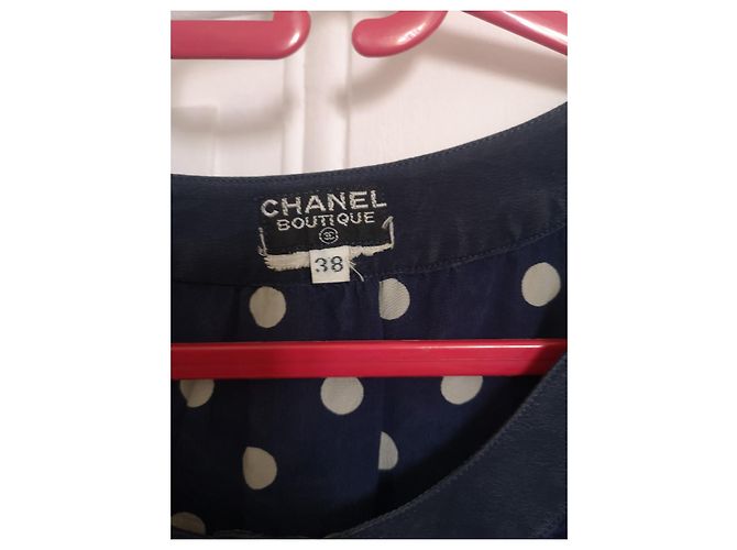 Blusa Chanel in seta a pois blu e bianchi - vista 2