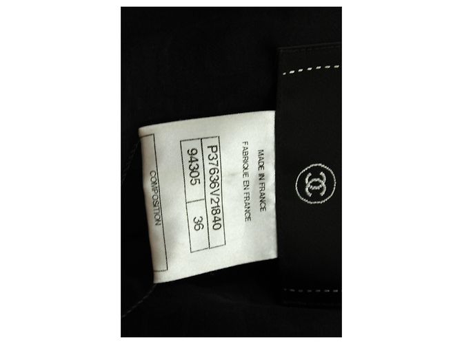 Timeless Chaqueta tipo cárdigan con flecos y escote anudado corto de Chanel en lana negra Negro - vista 5