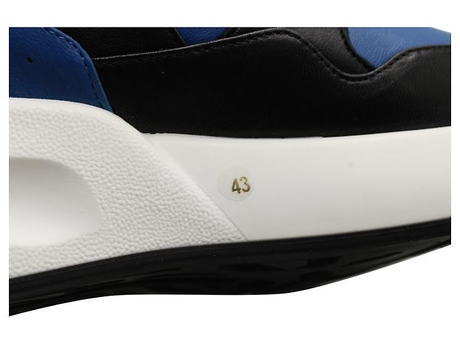 Alexander McQueen Baskets Runner Oversize en Cuir de Veau Bleu et Noir Cuir - vue 6