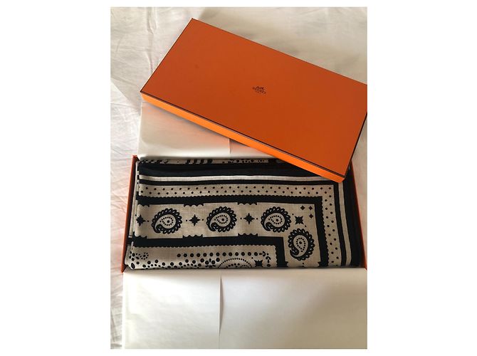 Hermès scialle 140 cms 70% cachemire 30% soie Crudo - vista 8