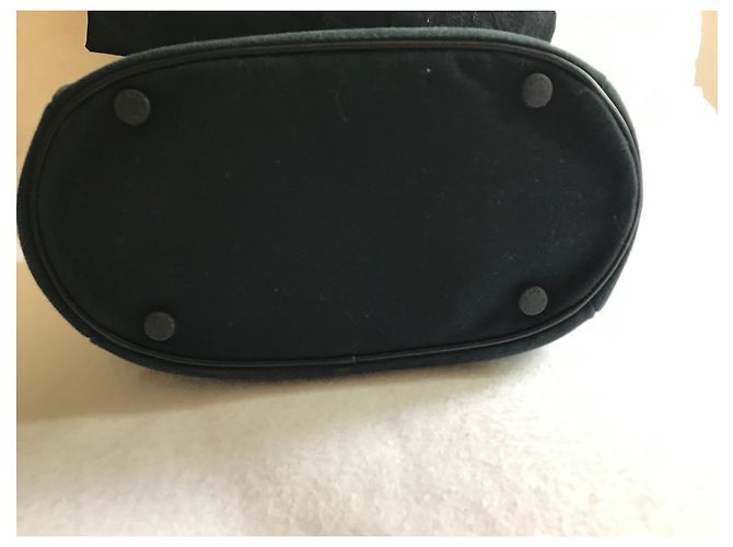 Borsa Chanel N in tela 5 Nero Bianco sporco - vista 14