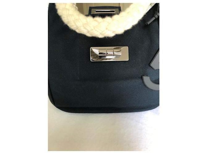 Borsa Chanel N in tela 5 Nero Bianco sporco - vista 2