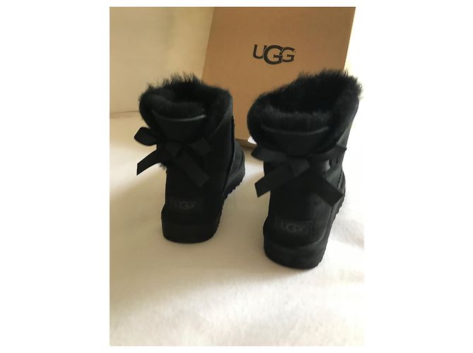 Stivaletti Ugg Mini Bailey in pelle nera Nero - vista 3