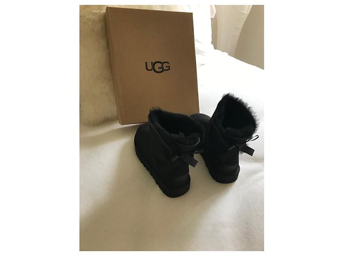 Stivaletti Ugg Mini Bailey in pelle nera Nero - vista 4