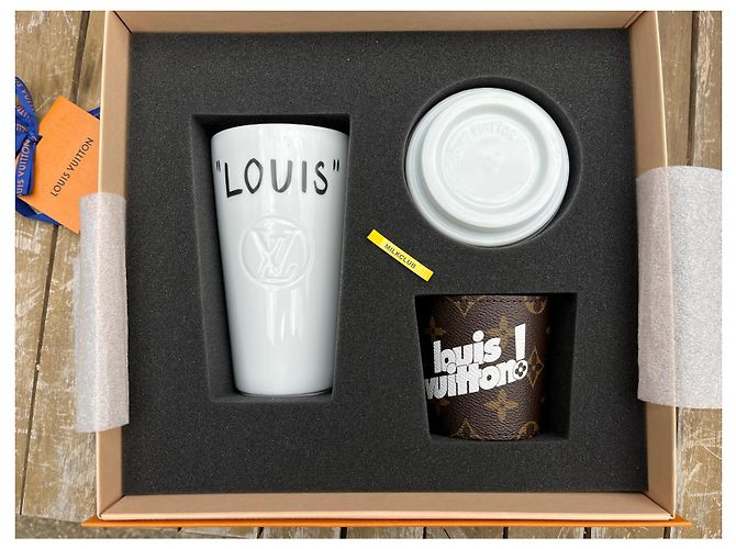 Louis Vuitton Louis Monogramme Porcelain Mug White - view 3