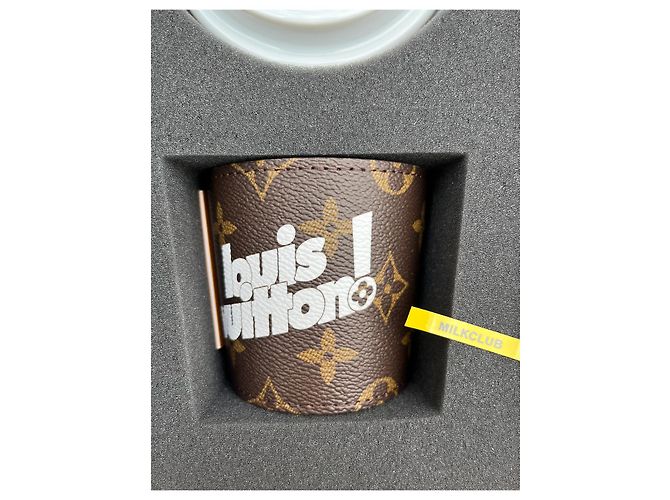 Louis Vuitton Louis Monogramme Porcelain Mug White - view 5