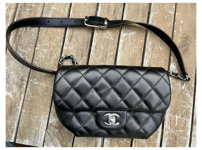 Borsa a tracolla Chanel Uniform nera Nero - vista 2