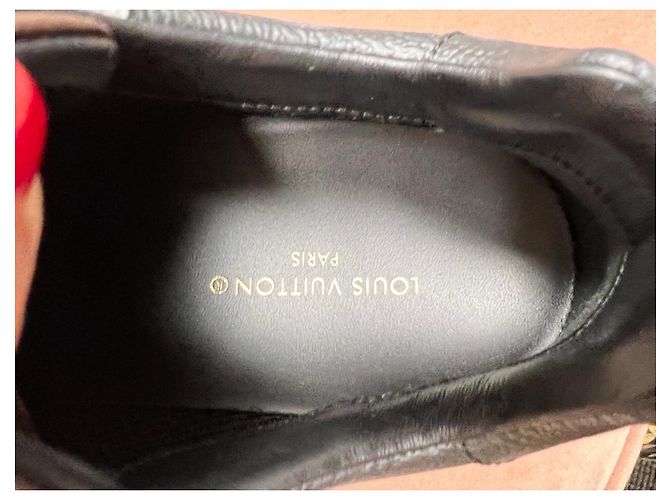 Louis Vuitton Nuove scarpe da ginnastica LV Run Away Multicolore - vista 12