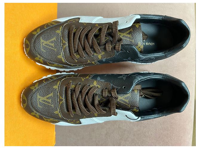 Louis Vuitton Nuove scarpe da ginnastica LV Run Away Multicolore - vista 3