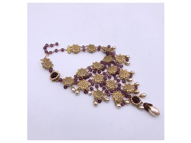 Stanley Hagler Collana Bavaglino in resina viola con rose e perle Beige - vista 7