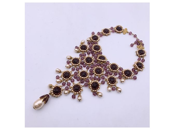 Stanley Hagler Collana Bavaglino in resina viola con rose e perle Beige - vista 8