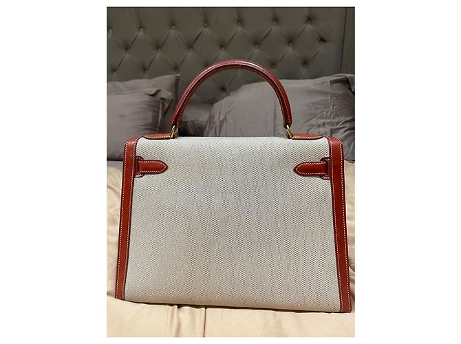 Hermès Kelly Bordeaux in pelle Box con finiture oro Marrone Castagno - view 3