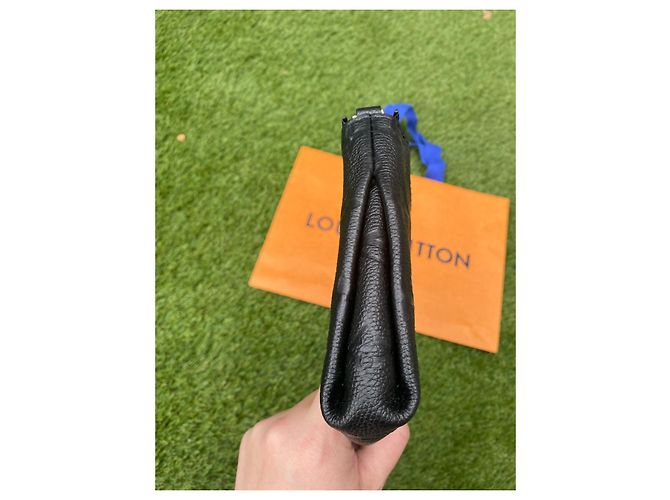 Borsa a tracolla Louis Vuitton nera empreinte pallas Nero - vista 3